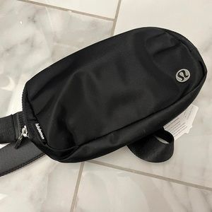 Lululemon Everywhere Belt Bag